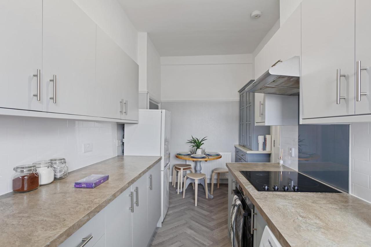 Lovely 3 Bedroom Apartment In Aberdeen Centre 外观 照片